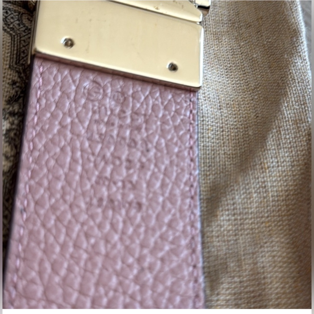 Gucci Black and Pink Belt with Gold GG Buckle - Authentic
Reposhed - Picture 8 of 9